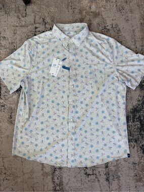 Men’s Southern Tide button shirt